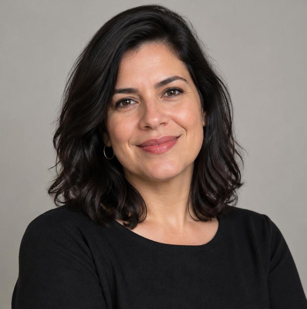 Portrait of a smiling woman with dark hair